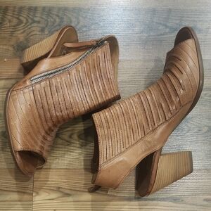 Paul Green Cayenne Peep-toe Tan Ankle Booties (US size 9/Austria size 7)